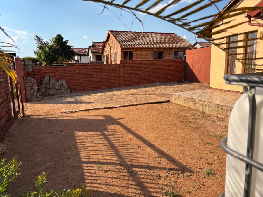 2 Bedroom Property for Sale in Soshanguve WW Gauteng