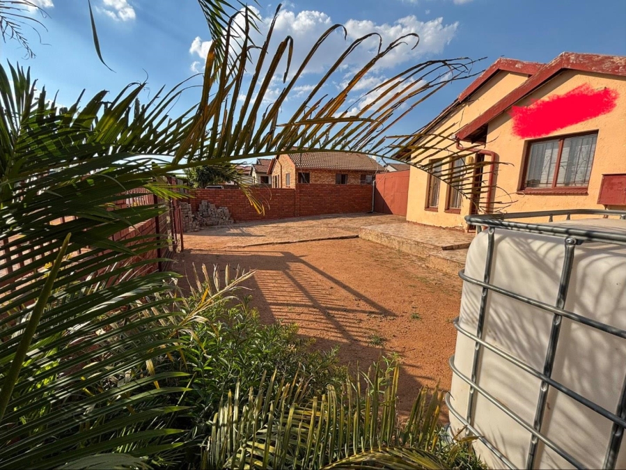 2 Bedroom Property for Sale in Soshanguve WW Gauteng