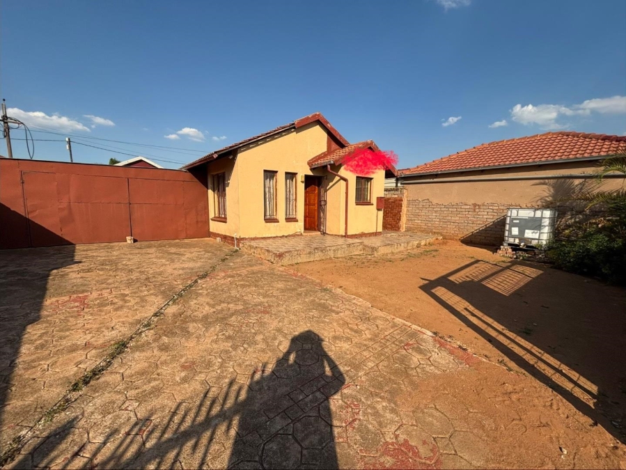 2 Bedroom Property for Sale in Soshanguve WW Gauteng