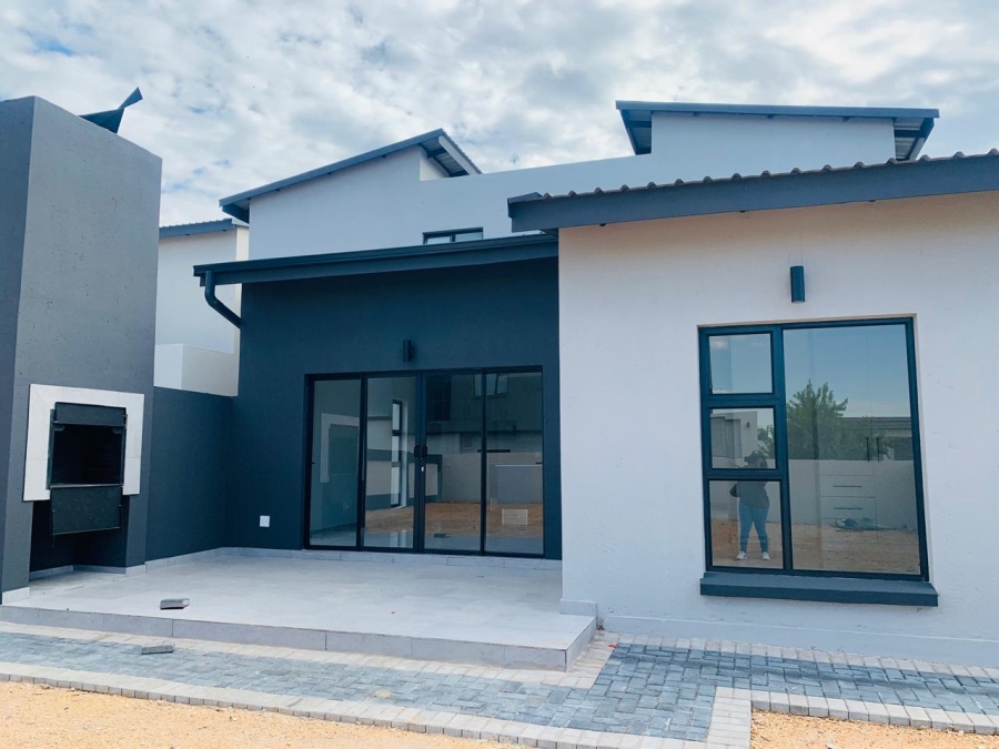 4 Bedroom Property for Sale in Roodeplaat Gauteng