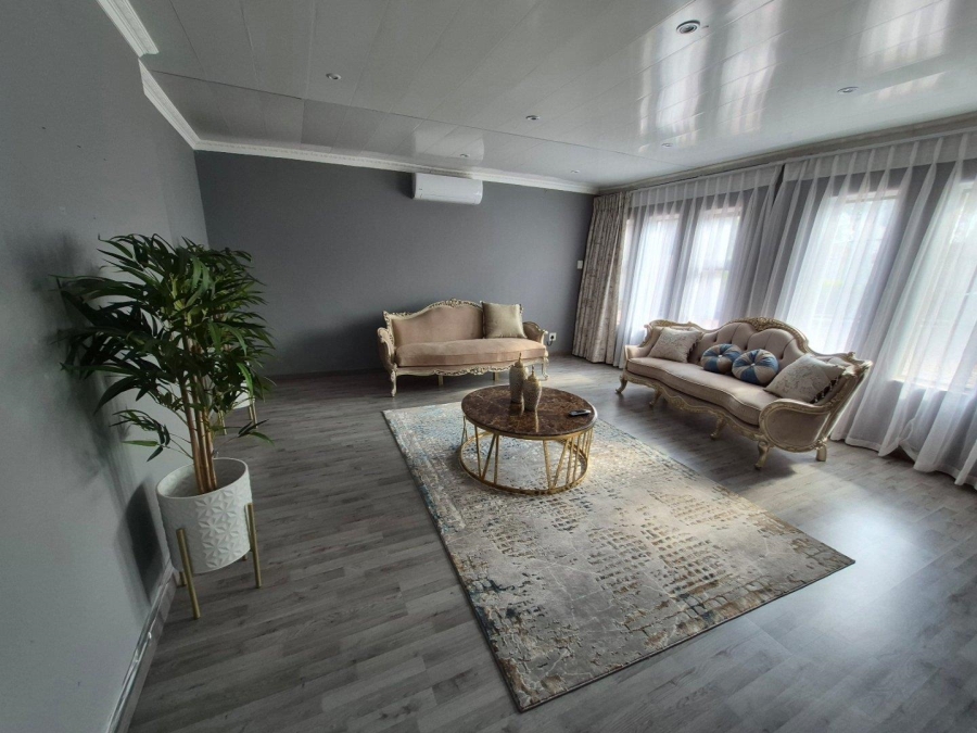 3 Bedroom Property for Sale in Waterkloof Ridge Gauteng