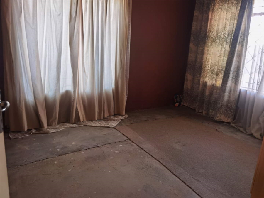 7 Bedroom Property for Sale in Tembisa Central Gauteng
