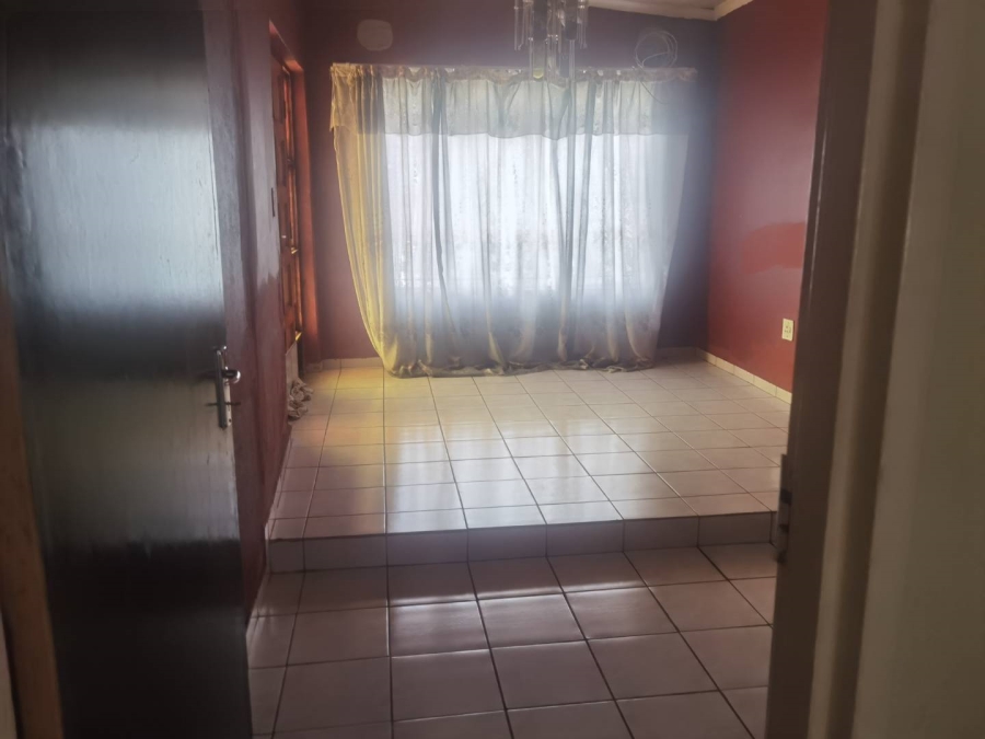 7 Bedroom Property for Sale in Tembisa Central Gauteng