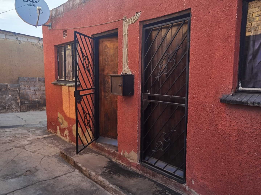 7 Bedroom Property for Sale in Tembisa Central Gauteng