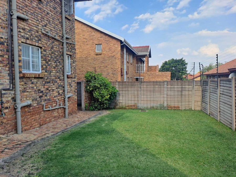 2 Bedroom Property for Sale in Highveld Gauteng