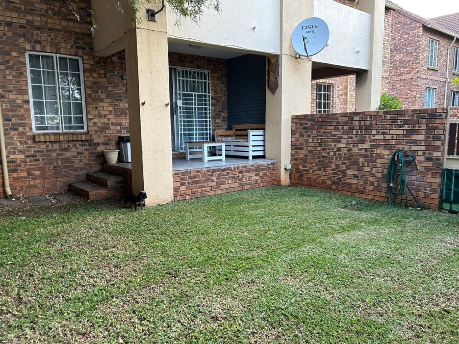To Let 2 Bedroom Property for Rent in Faerie Glen Gauteng
