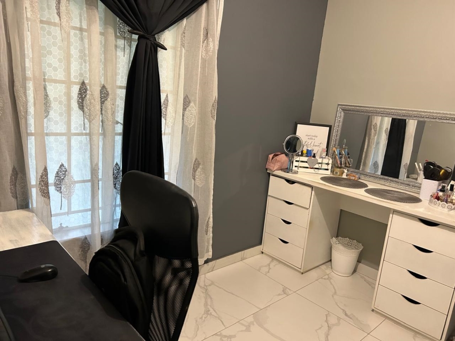 To Let 2 Bedroom Property for Rent in Faerie Glen Gauteng