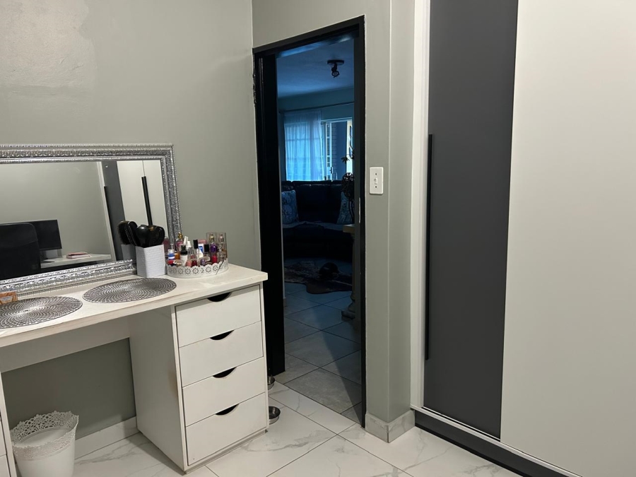 To Let 2 Bedroom Property for Rent in Faerie Glen Gauteng