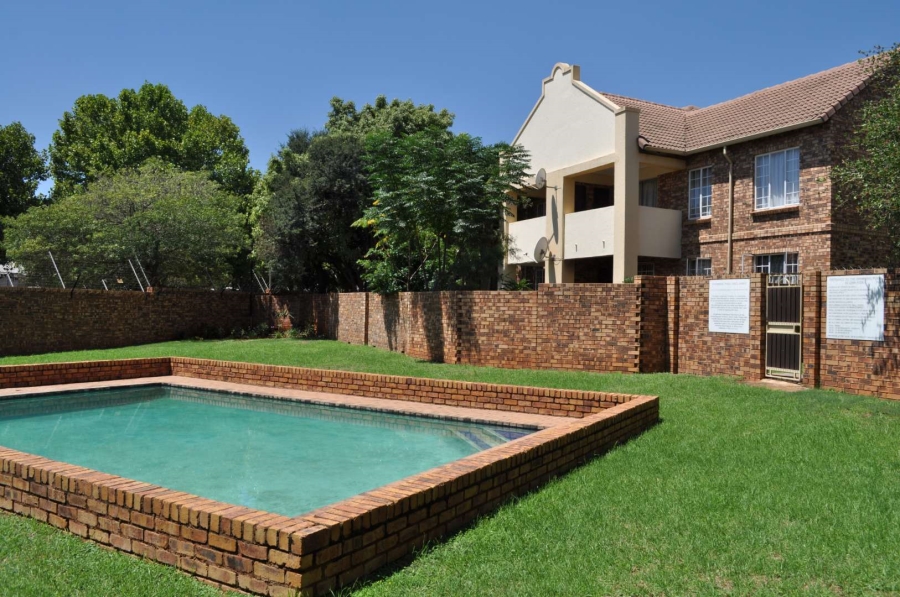 To Let 2 Bedroom Property for Rent in Faerie Glen Gauteng