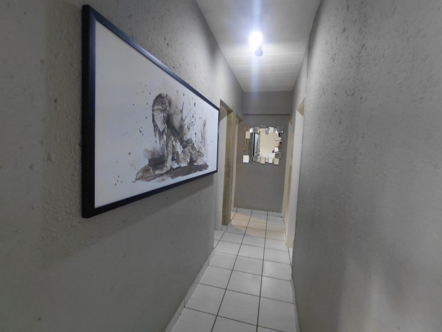 3 Bedroom Property for Sale in Lakefield Gauteng