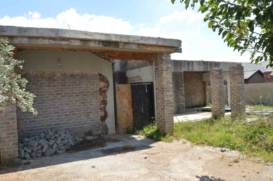 1 Bedroom Property for Sale in New Redruth Gauteng