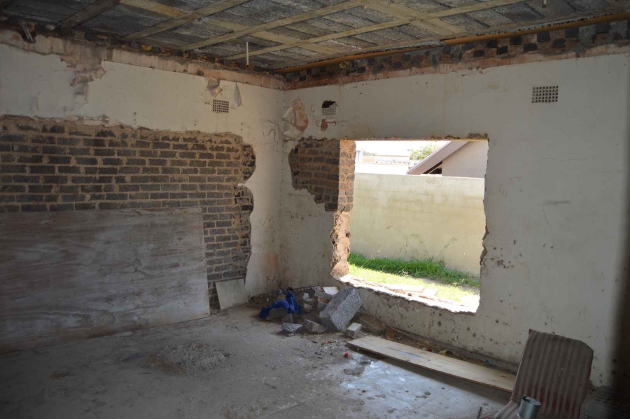 1 Bedroom Property for Sale in New Redruth Gauteng