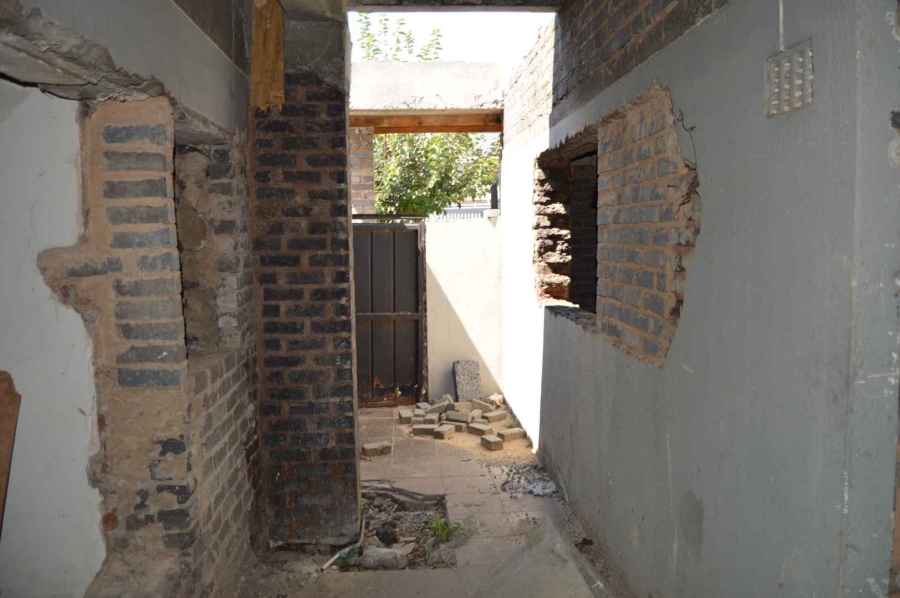 1 Bedroom Property for Sale in New Redruth Gauteng