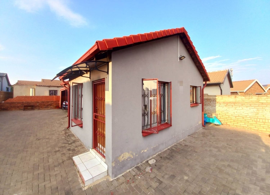 2 Bedroom Property for Sale in Danville Gauteng