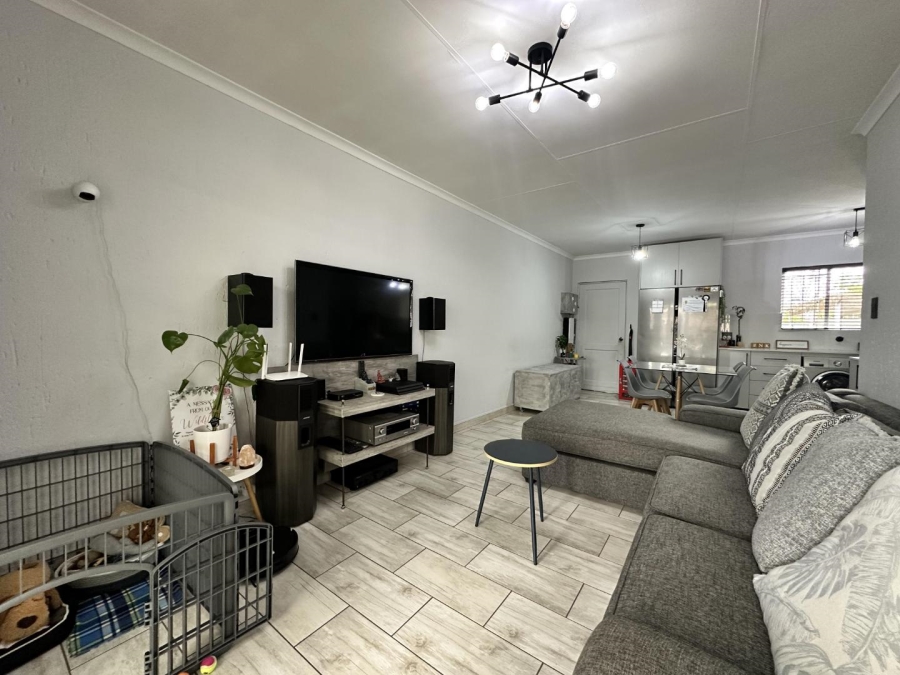 2 Bedroom Property for Sale in Greenstone Hill Gauteng