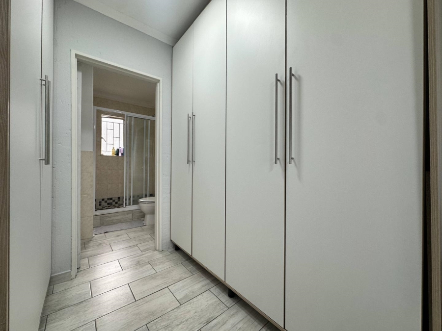 2 Bedroom Property for Sale in Greenstone Hill Gauteng