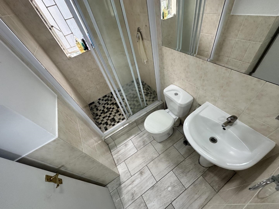 2 Bedroom Property for Sale in Greenstone Hill Gauteng