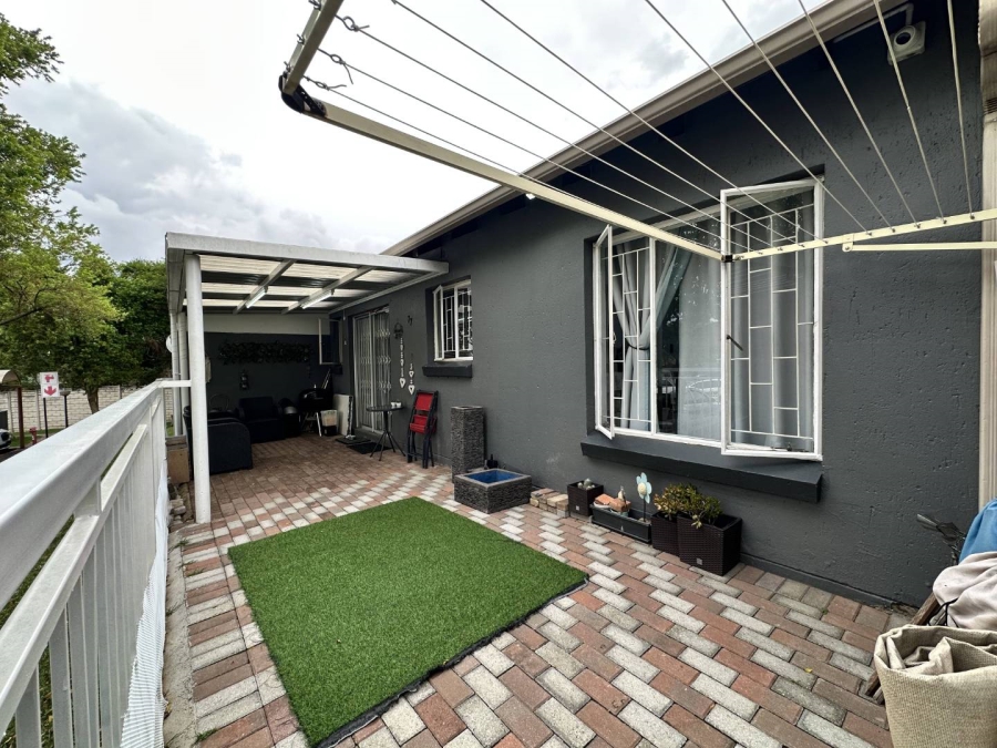 2 Bedroom Property for Sale in Greenstone Hill Gauteng