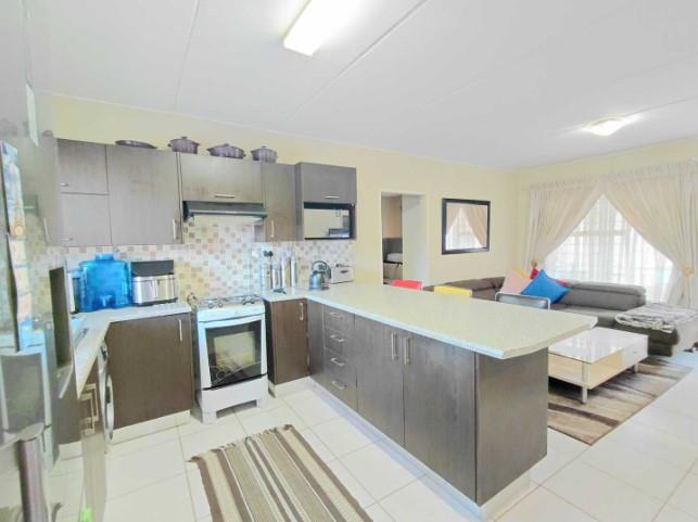2 Bedroom Property for Sale in Honeydew Gauteng