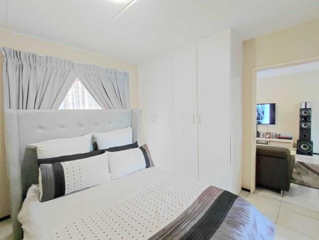2 Bedroom Property for Sale in Honeydew Gauteng