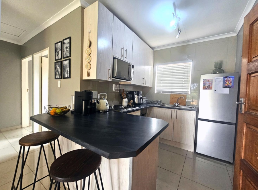 2 Bedroom Property for Sale in Radiokop Gauteng