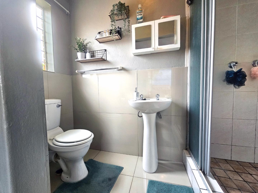 2 Bedroom Property for Sale in Radiokop Gauteng