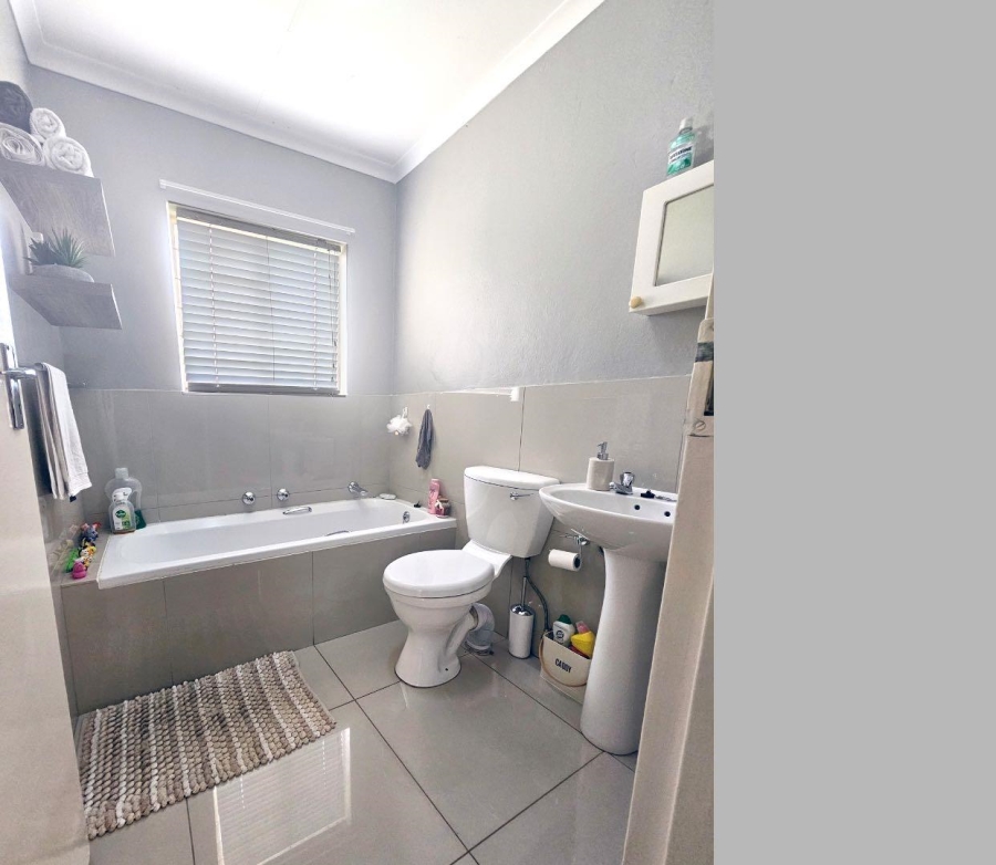 2 Bedroom Property for Sale in Radiokop Gauteng