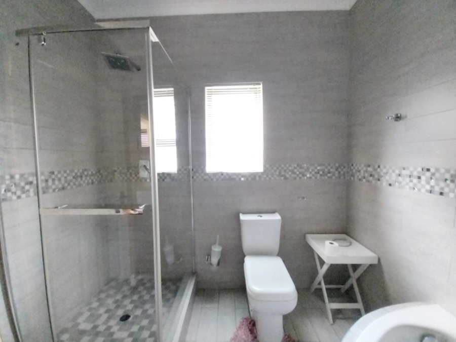 3 Bedroom Property for Sale in Kosmosdal Gauteng