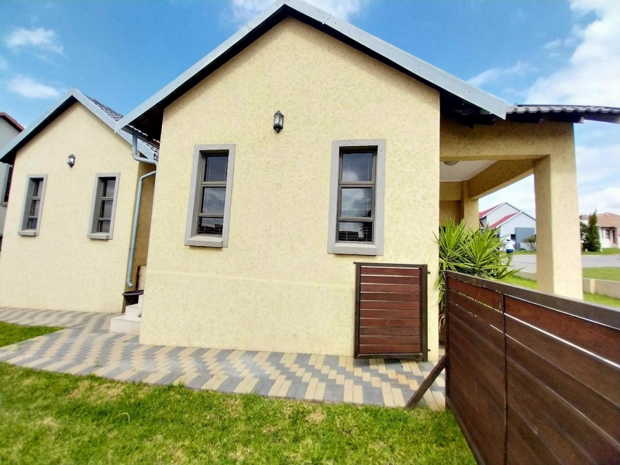 3 Bedroom Property for Sale in Kosmosdal Gauteng