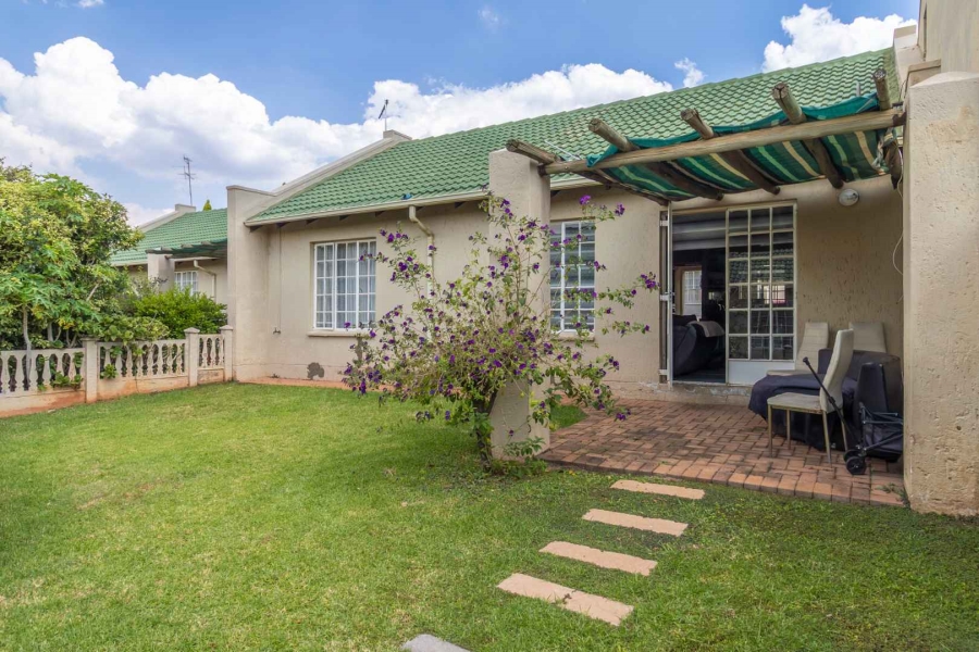 2 Bedroom Property for Sale in Little Falls Gauteng