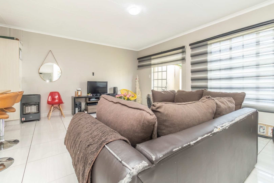 2 Bedroom Property for Sale in Little Falls Gauteng