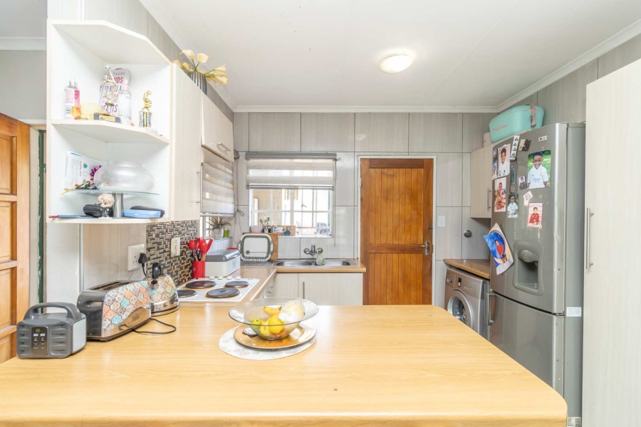 2 Bedroom Property for Sale in Little Falls Gauteng