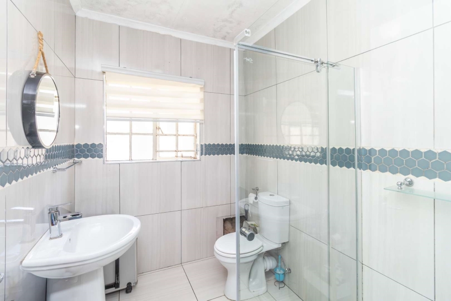 2 Bedroom Property for Sale in Little Falls Gauteng