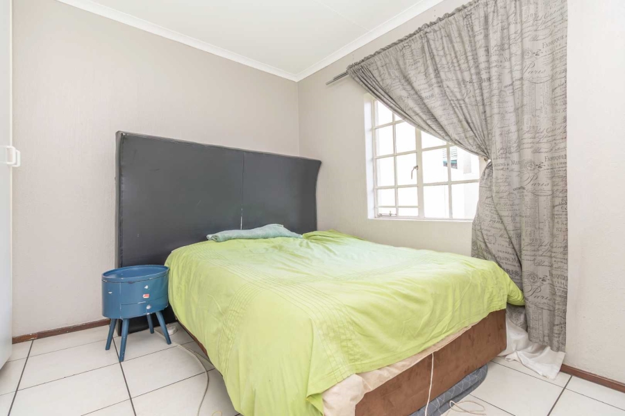 2 Bedroom Property for Sale in Little Falls Gauteng