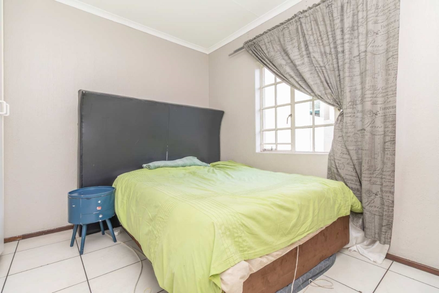 2 Bedroom Property for Sale in Little Falls Gauteng