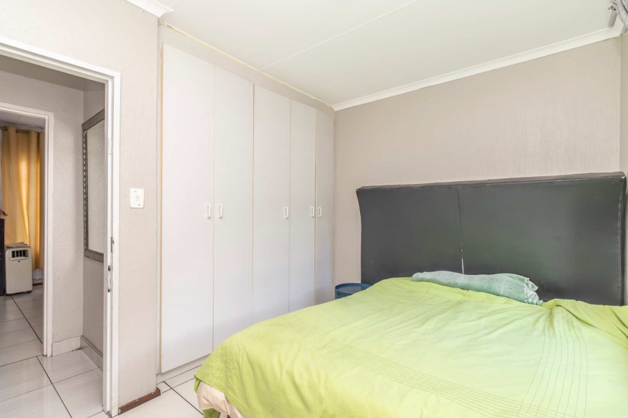 2 Bedroom Property for Sale in Little Falls Gauteng