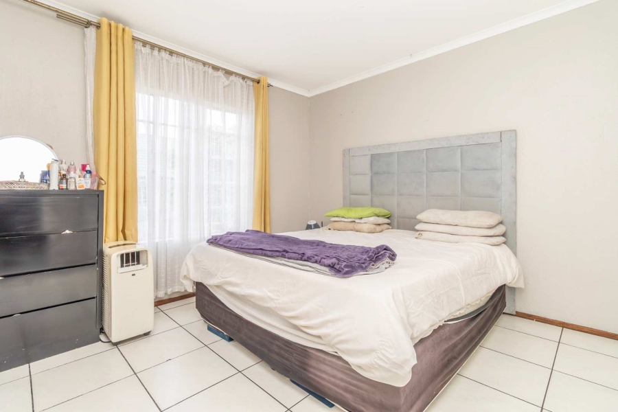 2 Bedroom Property for Sale in Little Falls Gauteng