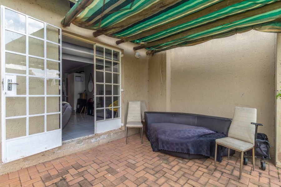 2 Bedroom Property for Sale in Little Falls Gauteng