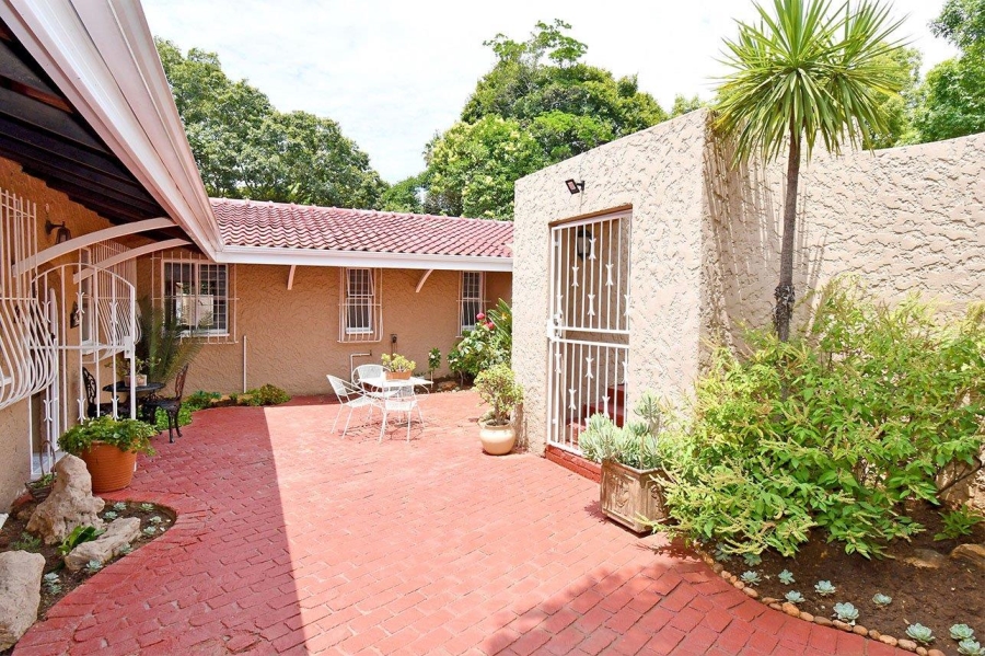 5 Bedroom Property for Sale in Bramley Park Gauteng