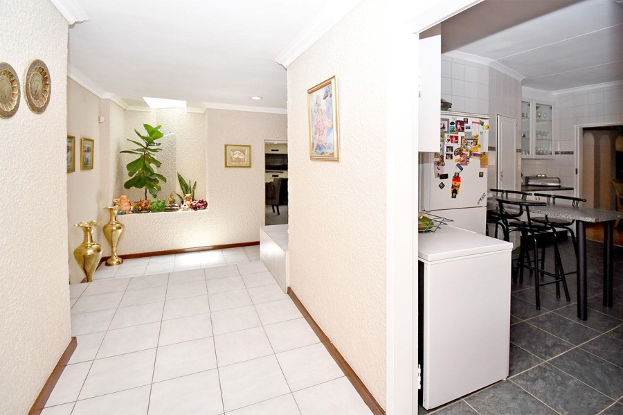 5 Bedroom Property for Sale in Bramley Park Gauteng