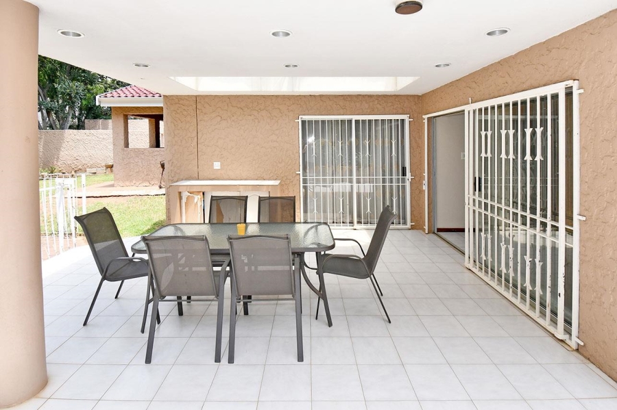 5 Bedroom Property for Sale in Bramley Park Gauteng