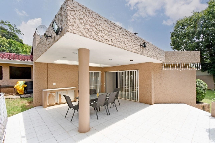 5 Bedroom Property for Sale in Bramley Park Gauteng