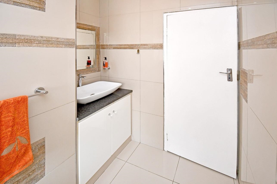 5 Bedroom Property for Sale in Bramley Park Gauteng