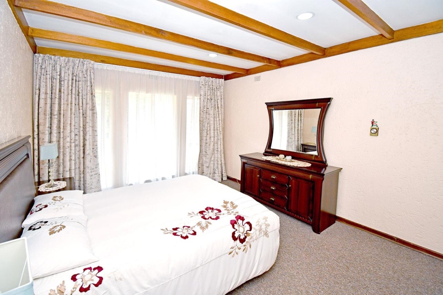 5 Bedroom Property for Sale in Bramley Park Gauteng