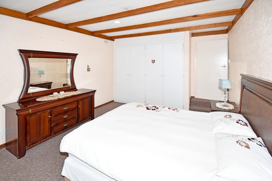 5 Bedroom Property for Sale in Bramley Park Gauteng