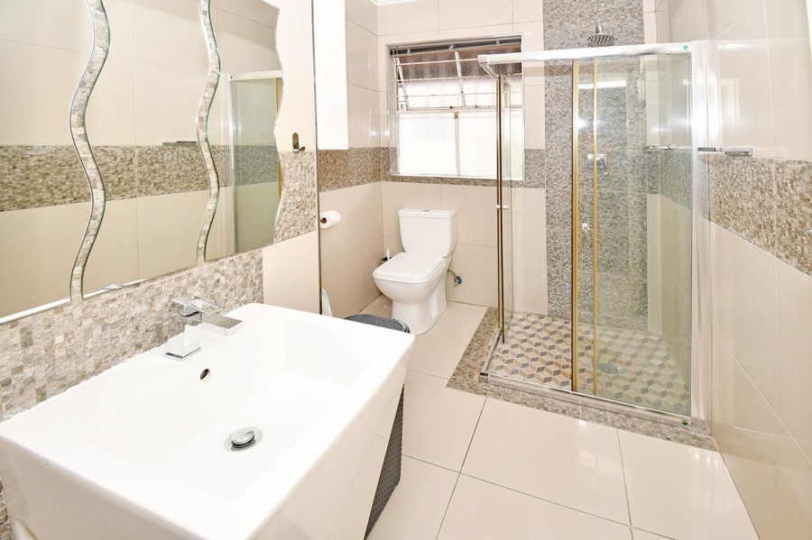5 Bedroom Property for Sale in Bramley Park Gauteng