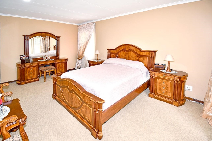 5 Bedroom Property for Sale in Bramley Park Gauteng