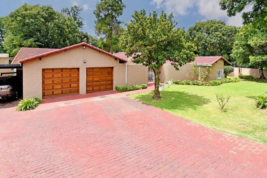 5 Bedroom Property for Sale in Bramley Park Gauteng