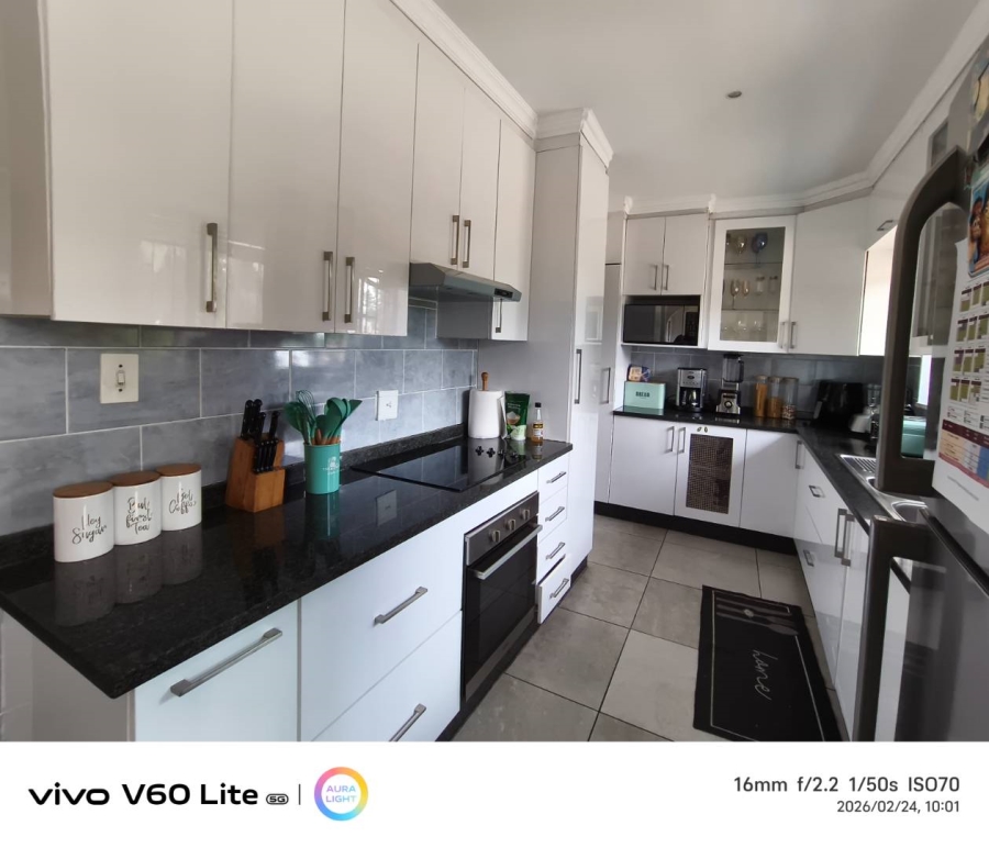 4 Bedroom Property for Sale in Brackenhurst Gauteng