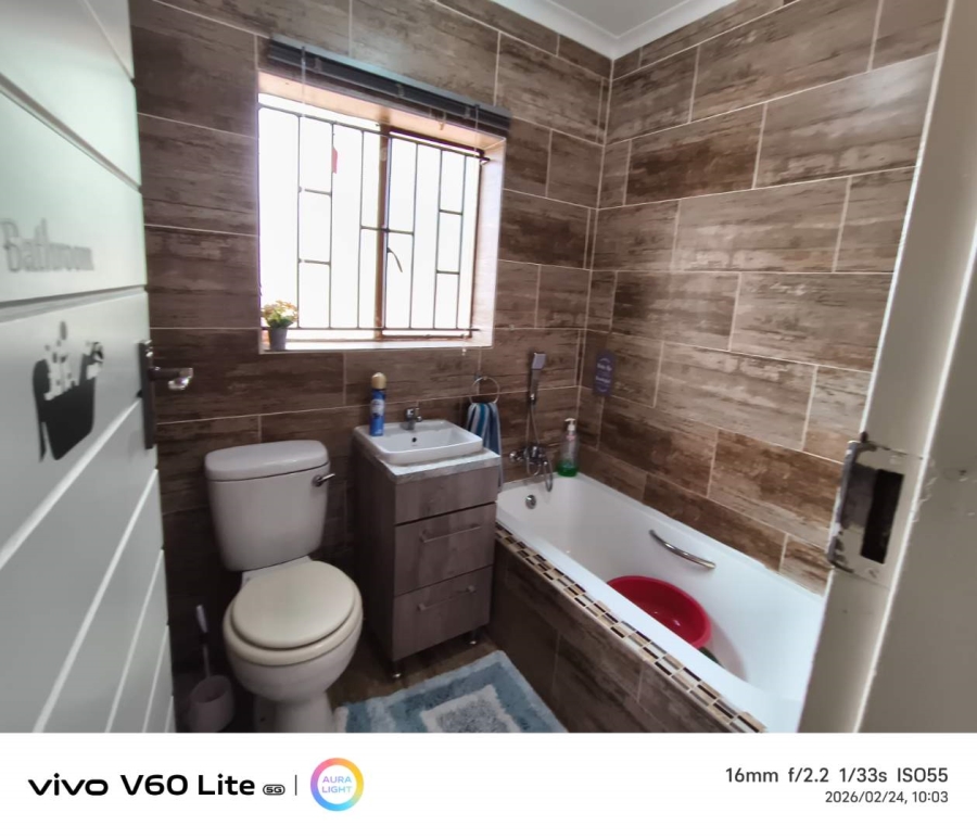 4 Bedroom Property for Sale in Brackenhurst Gauteng